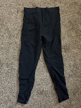 HALARA Black Leggings with Branded Waist Tag